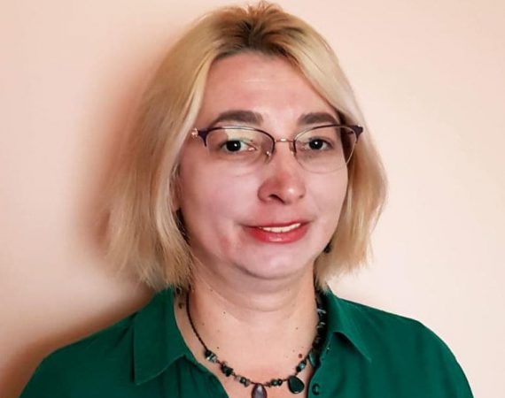 Lőrincz Gyöngyi – „A világnak adok egy-egy családot”