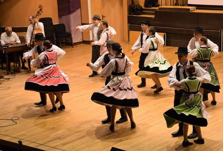 60479140_2282498655145338_8188605932964413440_n