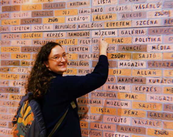 Ez egy koszos munka – Interjú Makai Mercedes festőművésszel